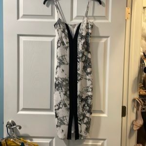 Marbled dress with beautiful black accent